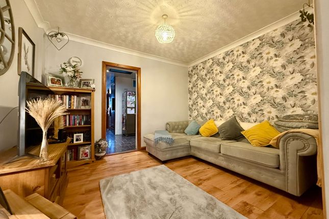 Britton Street, Gillingham ME7 2 bed terraced house for sale