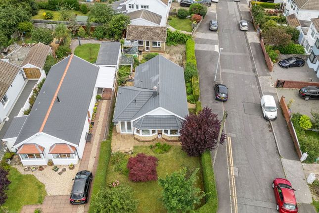 Three Cliffs Drive, Swansea SA3 2 bed detached bungalow for sale