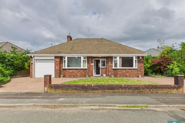 Manor Road, Oldham OL2 2 bed detached bungalow for sale