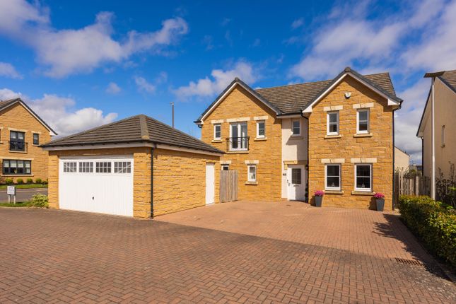 6 bedroom detached villa for sale