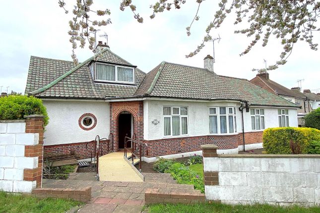 Old Road East, Gravesend 3 bed chalet for sale