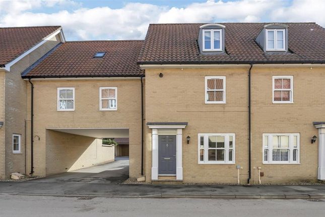 Abbots Gate, Bury St. Edmunds 4 bed link detached house for sale