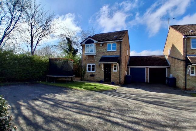 3 bedroom link detached house for sale