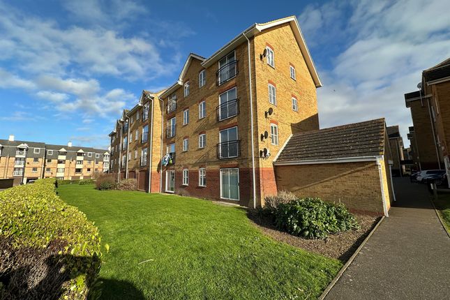 1 bedroom ground floor flat for sale
