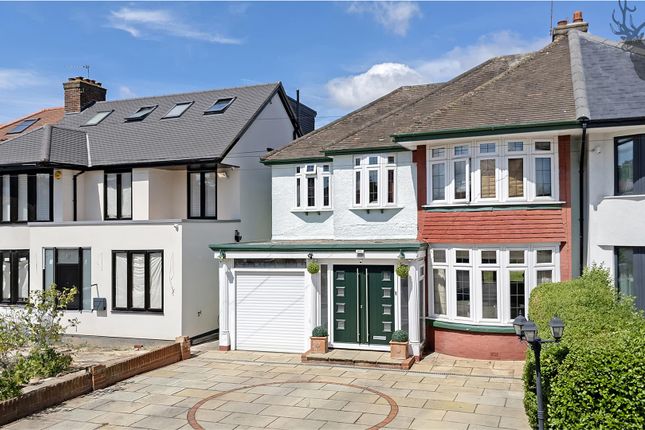 Lord Avenue, Ilford IG5 4 bed house for sale