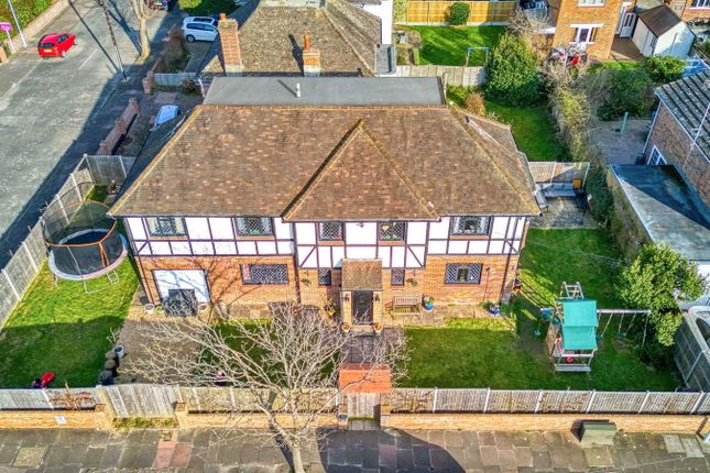 Southview Gardens, Worthing, BN11 6 bed detached house for sale