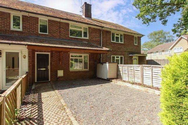Pulleys Lane, Hemel Hempstead 3 bed terraced house for sale