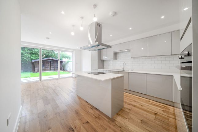 Acacia Avenue, Ruislip, HA4 4 bed detached house for sale