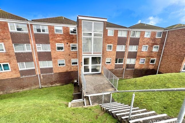 Langstone Close, Torquay, TQ1 2 bed apartment for sale