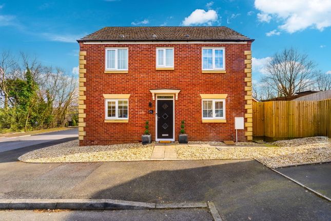 Field Close, Pontllanfraith... 3 bed detached house for sale