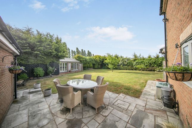 6 bedroom detached house for sale