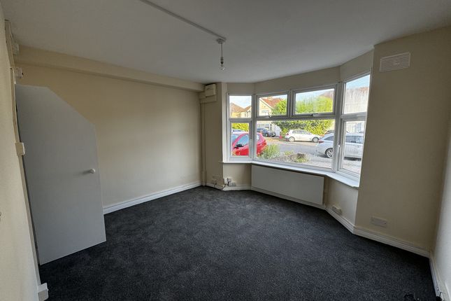 Hamilton Road, Feltham, TW13 3 bed semi