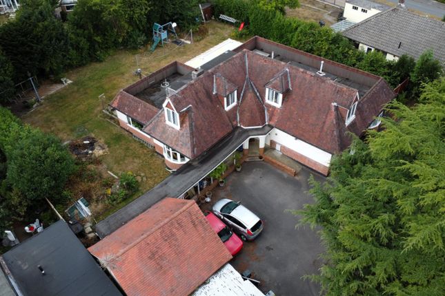 6 bedroom detached house for sale