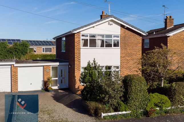 3 bedroom link detached house for sale