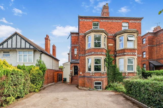 Barnwood Road, Gloucester GL2 6 bed semi