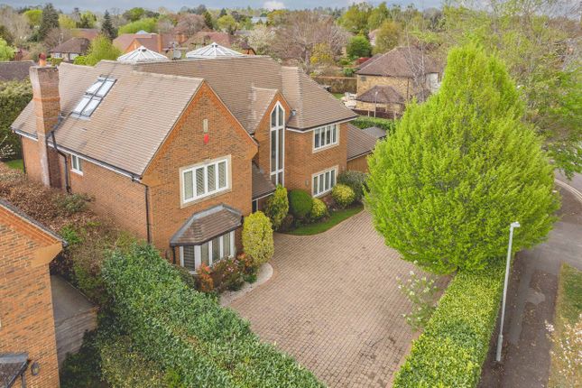 6 bedroom detached house for sale