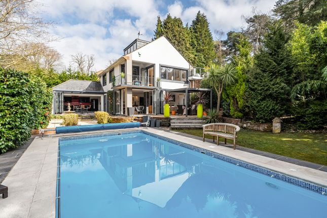 5 bed detached house