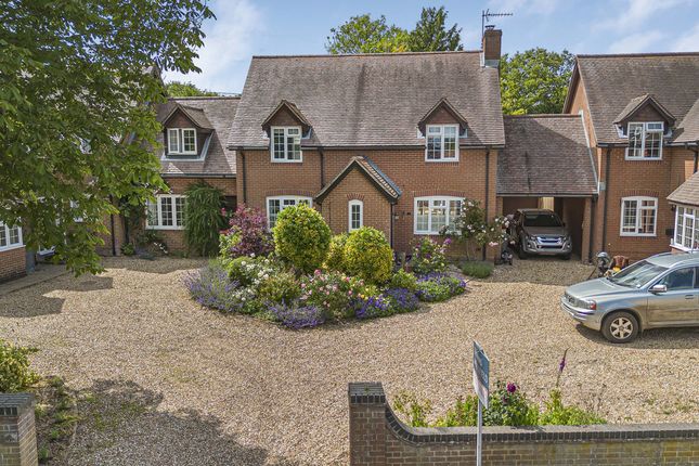 Chestnut Close, Wantage, OX12 4 bed link detached house for sale