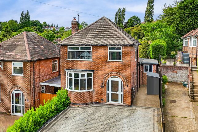 Douglas Crescent, Carlton NG4 3 bed detached house for sale