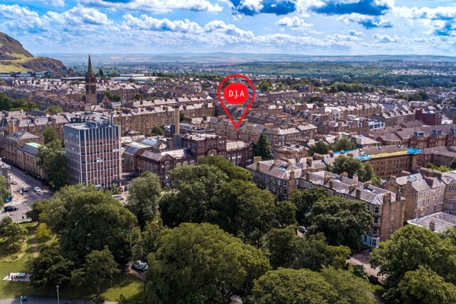 3/6 (3F2) Summerhall Square... 2 bed flat for sale