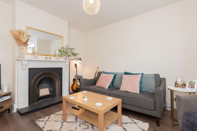 Glovers Road, Reigate 3 bed terraced house for sale
