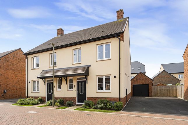 Chatham Close, Heyford Park, OX25 3 bed semi