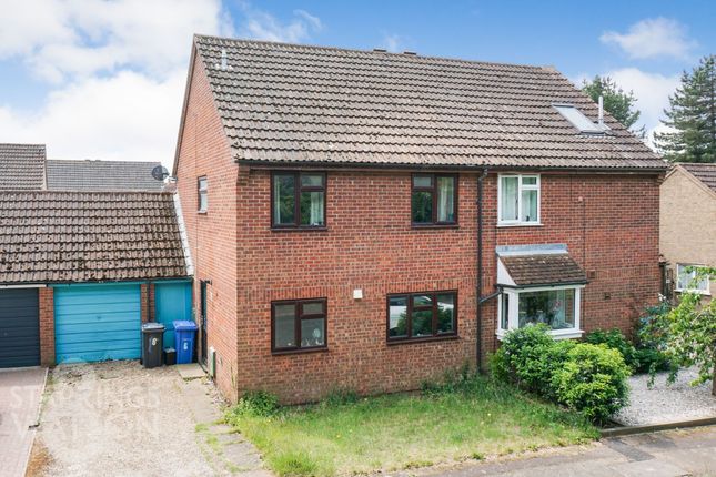3 bedroom semi-detached house for sale
