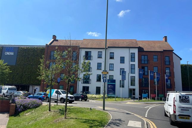 Threadneedle Road, Farnham, Surrey, GU9 2 bed apartment for sale
