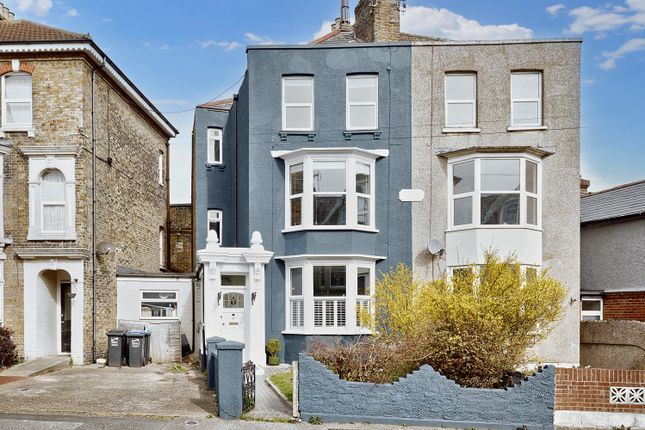 Vale Road, Ramsgate, CT11 4 bed terraced house for sale