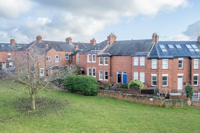 Knavesmire Crescent, York 2 bed terraced house for sale