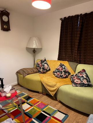 Flat, Honeysuckle Court, Hyacinth... 2 bed flat for sale