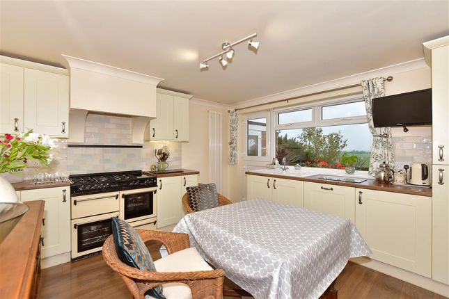 2 bed detached bungalow