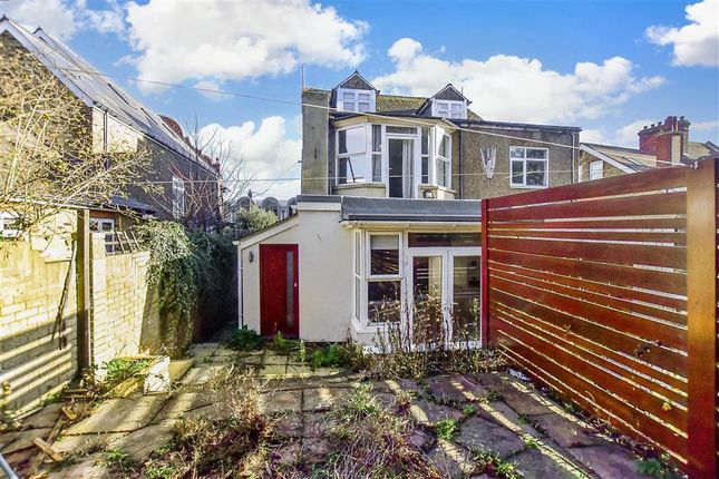 2 bed flat