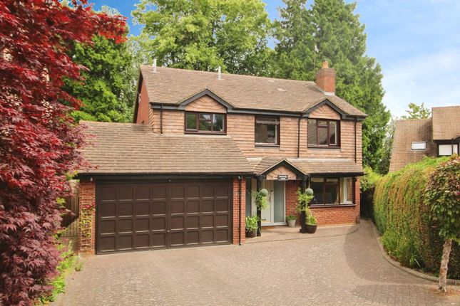 Oak Grove, Kidderminster DY10 4 bed detached house for sale