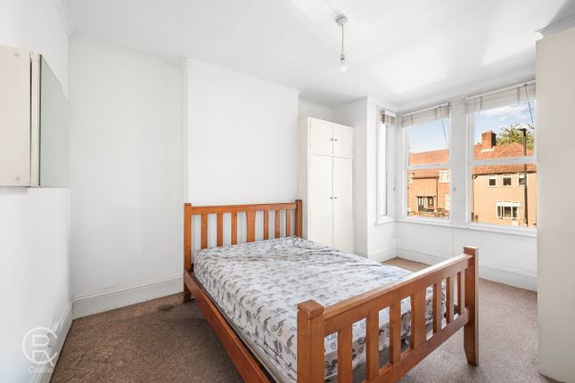 Greenford Avenue, London, W7 2 bed flat for sale