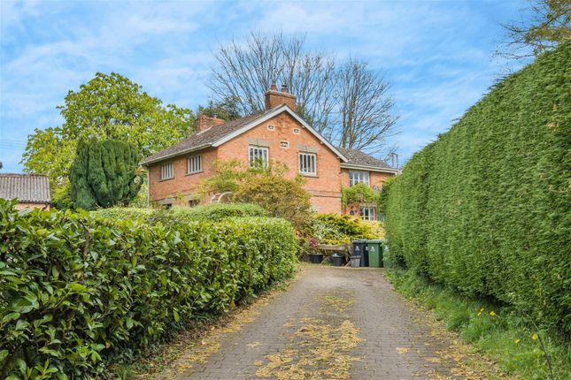 Gloucester Road, Newent GL18 5 bed detached house for sale