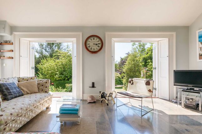 4 bed detached house