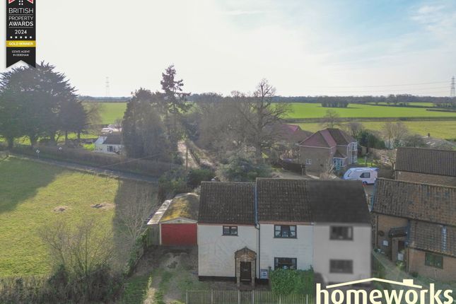 2 bedroom semi-detached house for sale