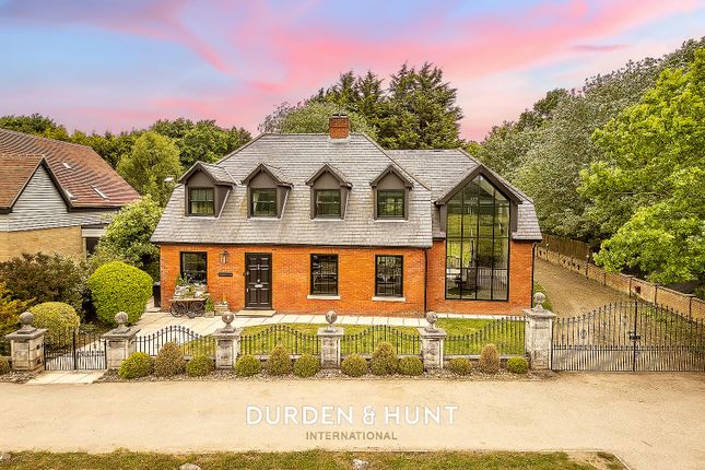 Theydon Park Road, Theydon Bois, CM16 4 bed detached house for sale