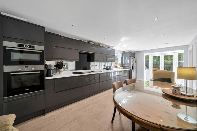 Coopers Drive, Dartford, DA2 5 bed detached house for sale