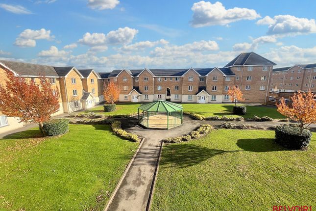 Lloyd Close, Cheltenham GL51 2 bed flat for sale