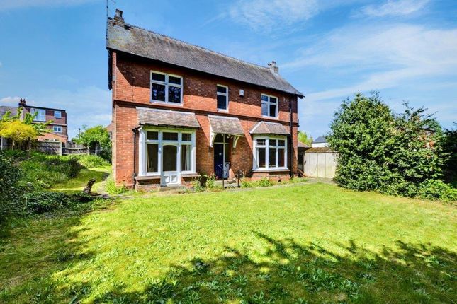 4 bed detached house