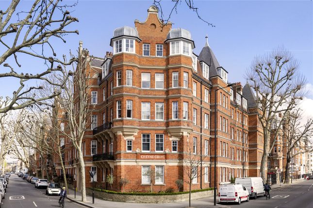 4 bedroom flat for sale