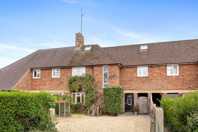 Shooting Field, Steyning BN44 4 bed semi