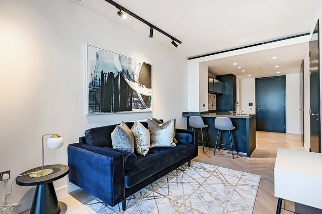 Sun Street, London, EC2A 1 bed apartment for sale