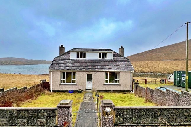 4 bed detached house