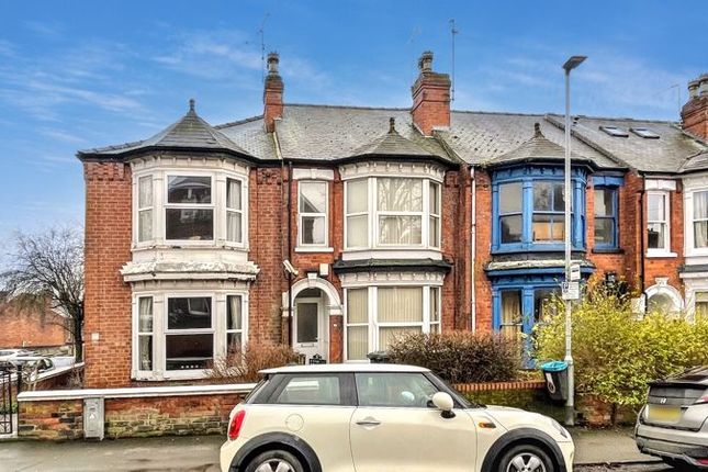 5 bedroom terraced house for sale