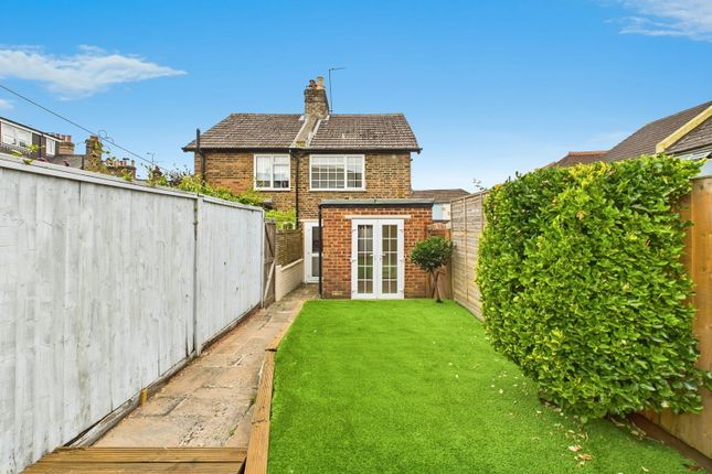 2 bedroom semi-detached house for sale
