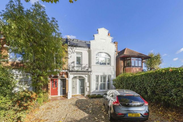 Bedford Hill, London SW12 3 bed flat for sale
