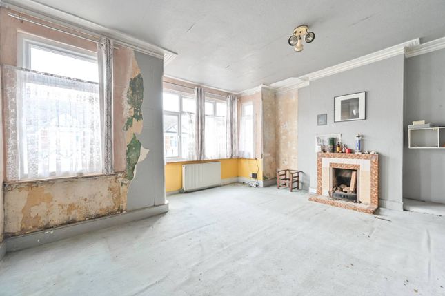 Drayton Road, Harlesden, London, NW10 3 bed maisonette for sale